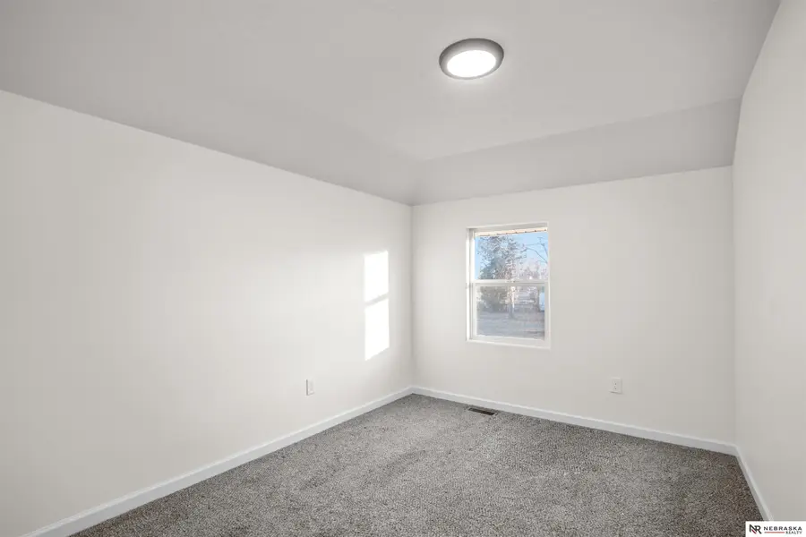 4716 N 15th Avenue, Omaha, NE 68110 - Image #2