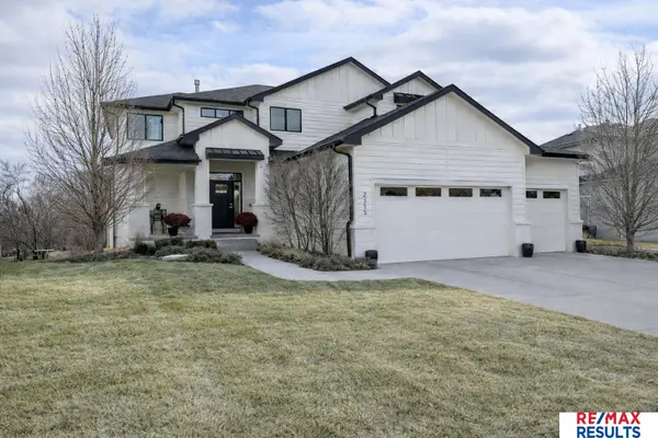 2313 S 220 Circle, Elkhorn, NE 68022