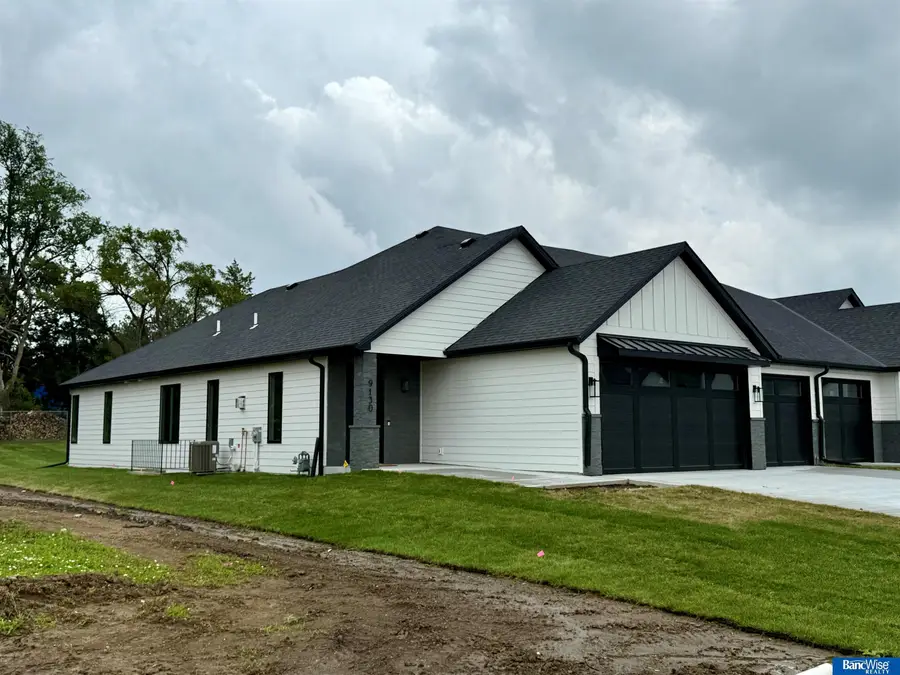 9118 Hillcrest Trail, Lincoln, NE 68520 - Image #2