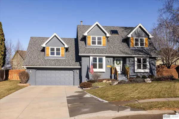 15718 Lakeside Circle, Omaha, NE 68135