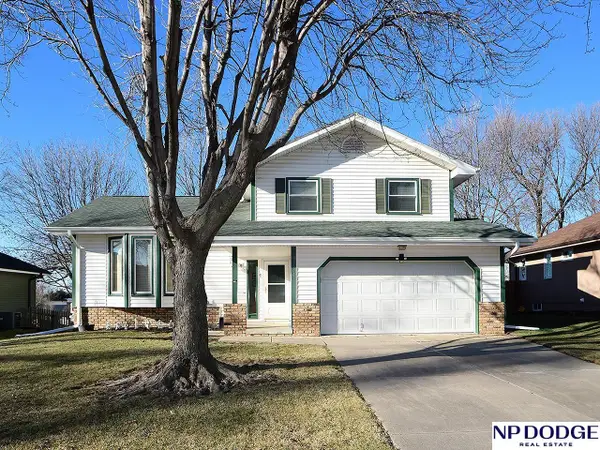 1106 Conestoga Road, Papillion, NE 68046