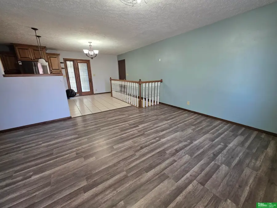 1436 N Maine Avenue, York, NE 68467 - Image #2