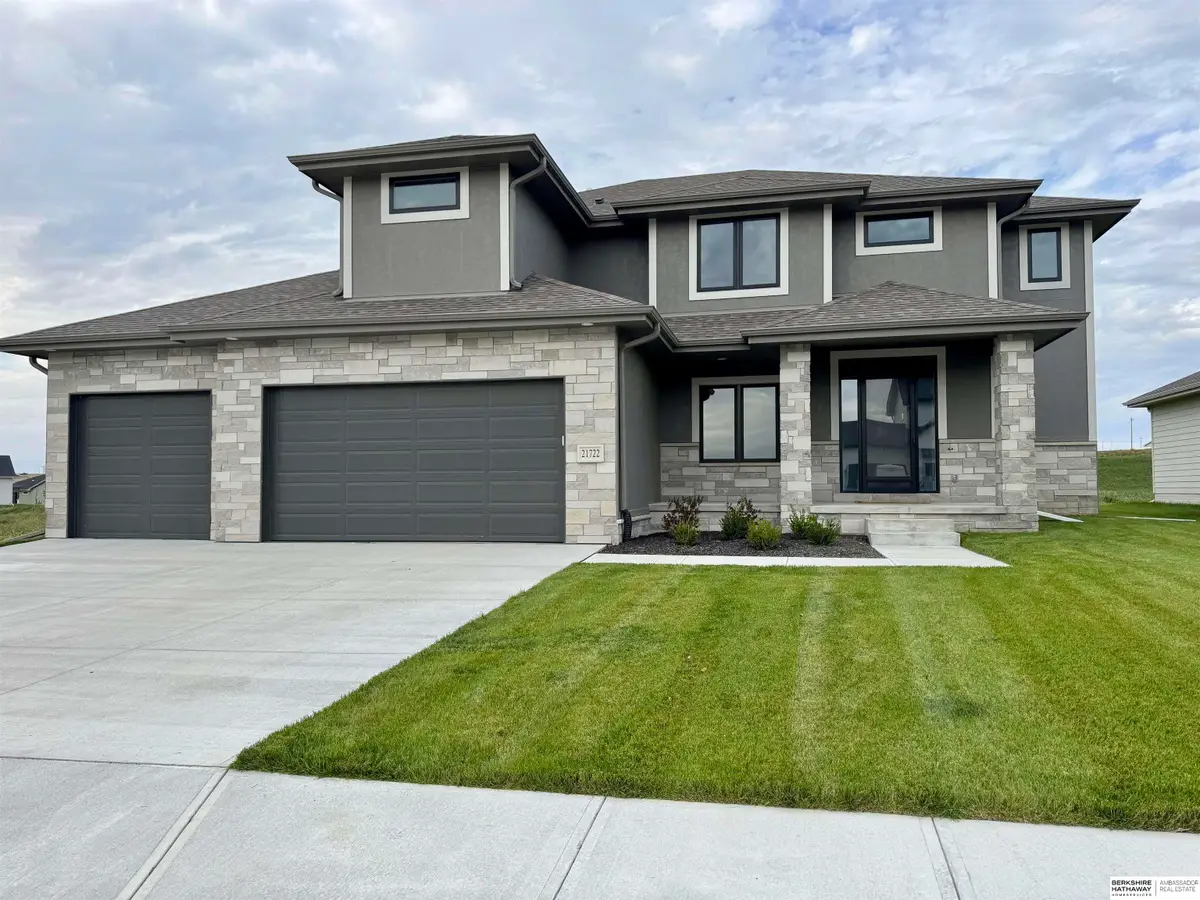 21722 Parkview Drive, Gretna, NE 68028 - Image #1