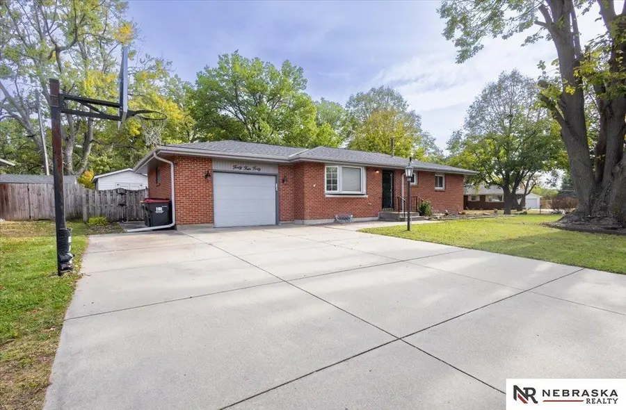 4440 S 38th Street, Lincoln, NE 68516 - Image #2