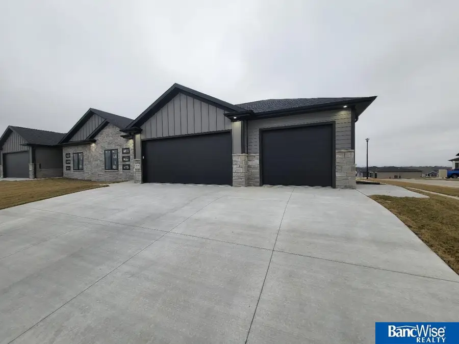 9401 Delano Drive, Lincoln, NE 68516 - Image #3