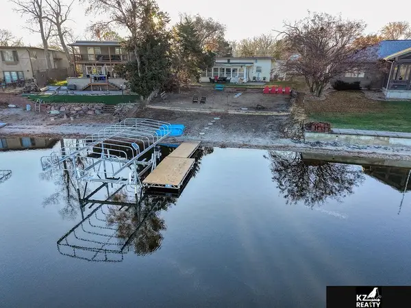 2 South Shore Drive, Columbus, NE 68601