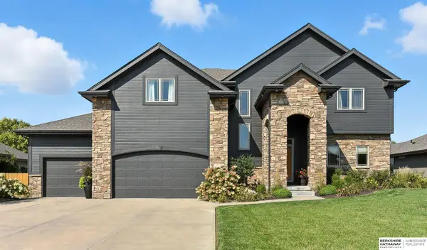 1916 Atlas Drive, Papillion, NE 68133