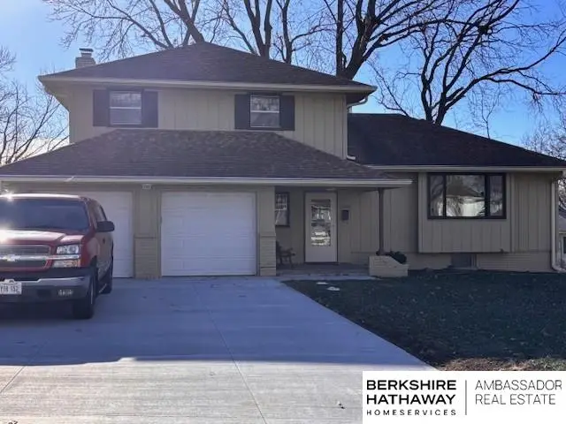 13233 Cedar Circle, Omaha, NE 68144 - Image #1