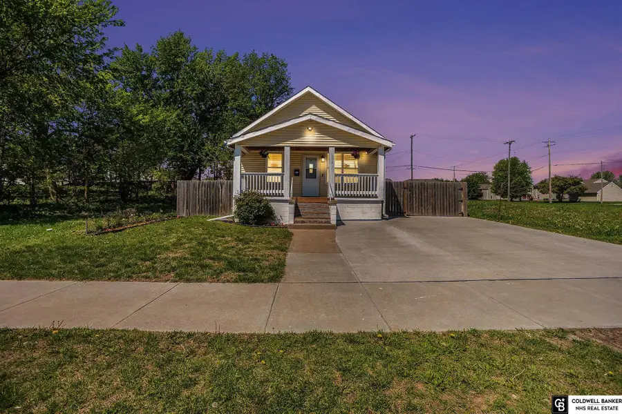 1552 N 17th Street, Omaha, NE 68110 - #2