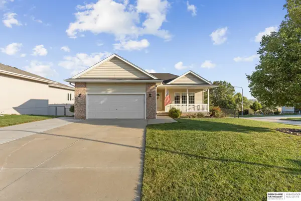 2608 Alexandra Road, Papillion, NE 68133