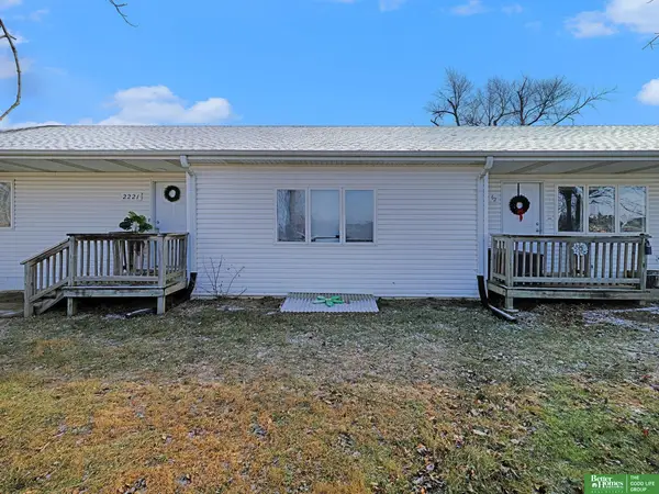 2221 & 2221 1/2 Avenue D, Plattsmouth, NE 68048