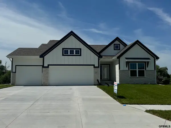 12667 Cooper Street, Papillion, NE 68138