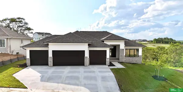 10110 Laramie Street, Papillion, NE 68046