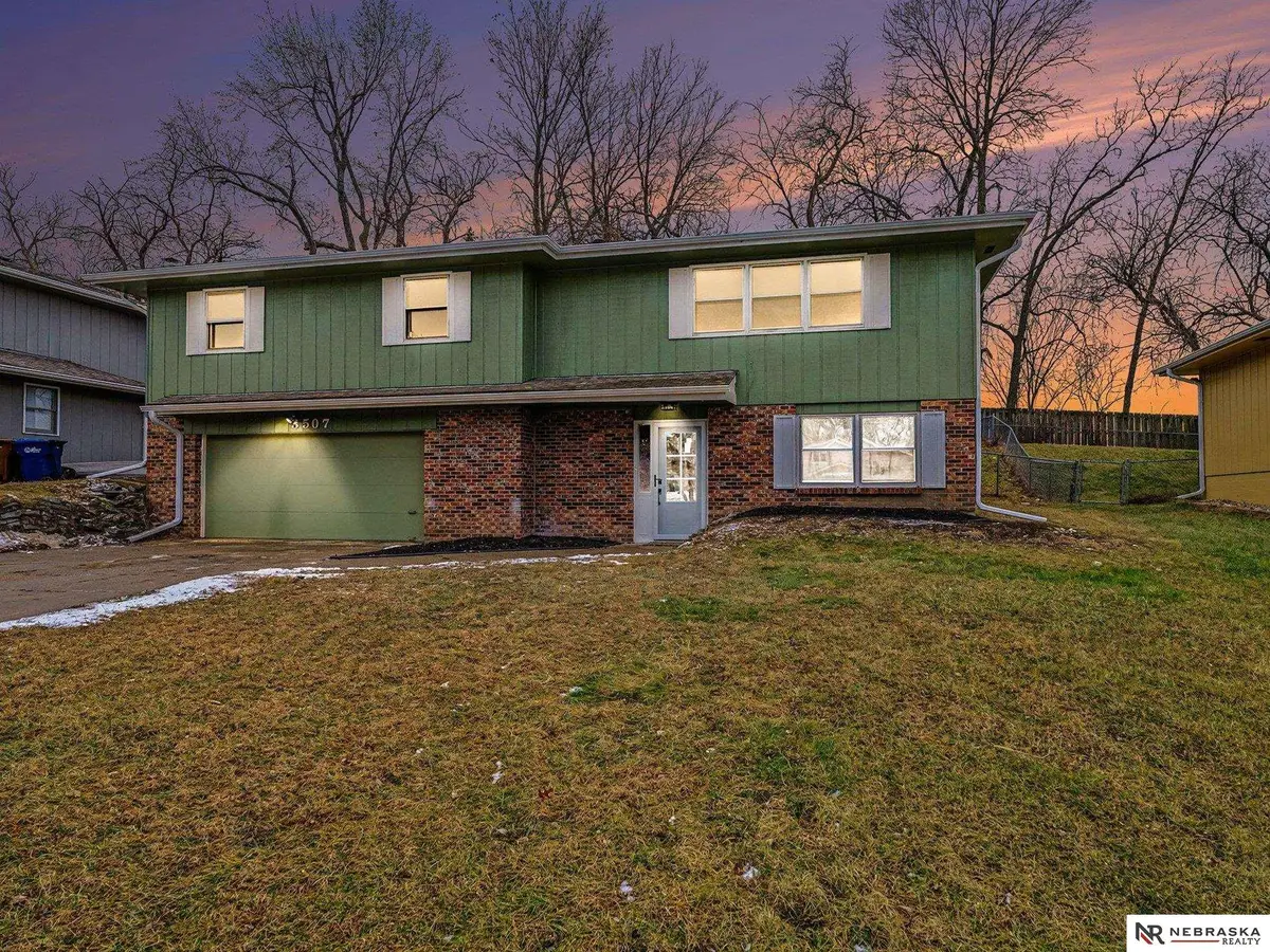 3507 Lynnwood Drive, Bellevue, NE 68123 - Image #1