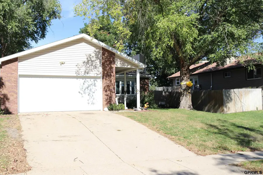 2832 Shelley Circle, Lincoln, NE 68516 - Image #2