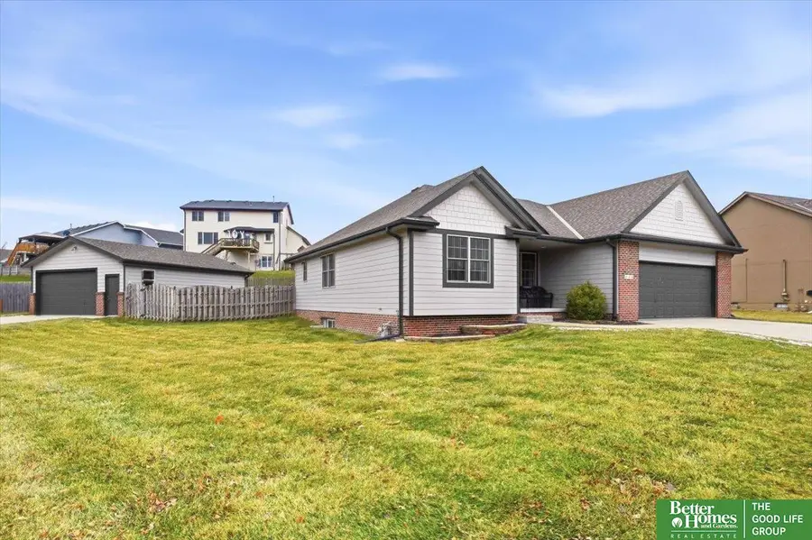 21949 Bobwhite Ave, Gretna, NE 68028-5968 - Image #2