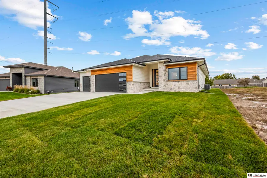 10005 S 180th Avenue Circle, Omaha, NE 68136 - Image #3