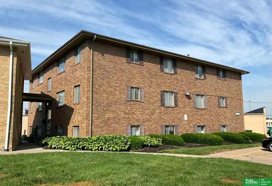 3468 S 82nd Street, Omaha, NE 68124 - Image #2