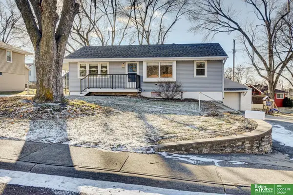 533 Bonnie Avenue, Papillion, NE 68046