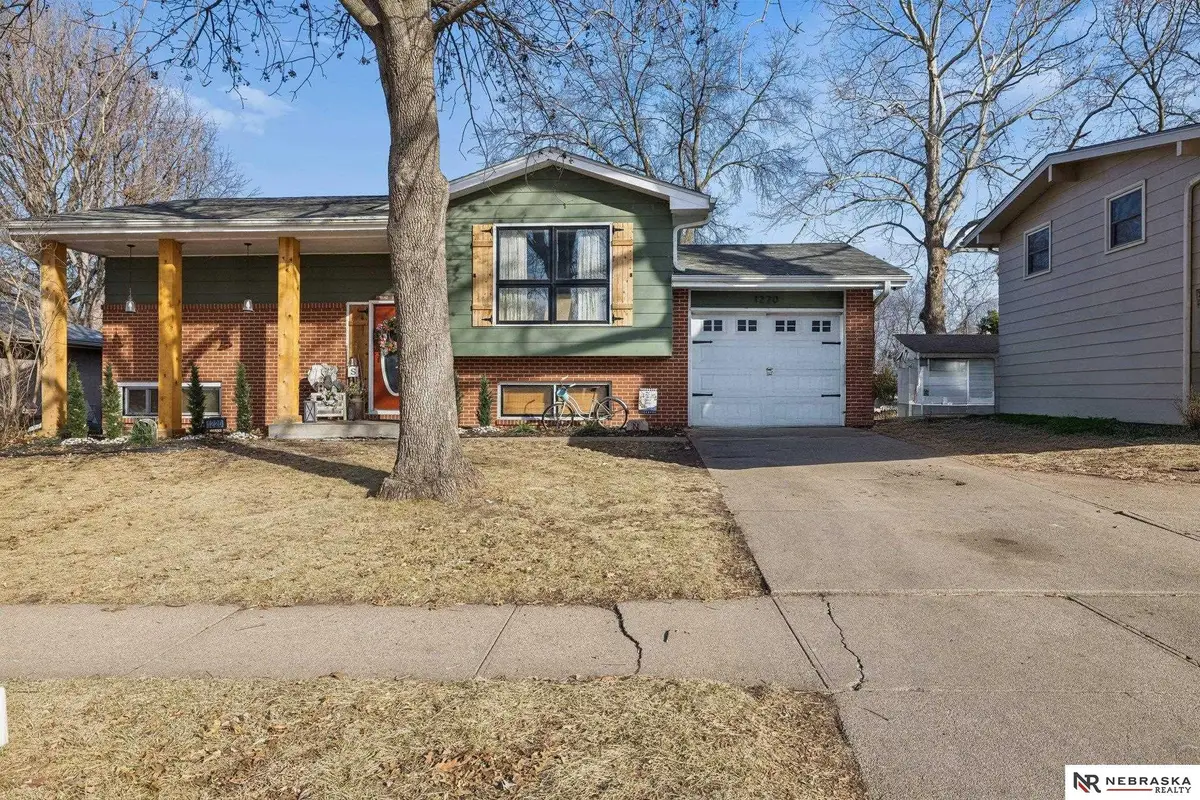 1220 Cottonwood Drive, Lincoln, NE 68510 - #1