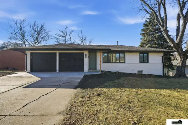 1811 E Bermuda Drive, Lincoln, NE 68506