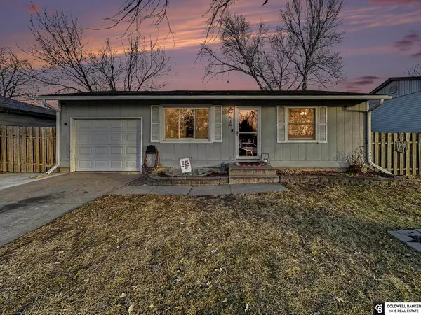 830 Applewood Drive, Eagle, NE 68347