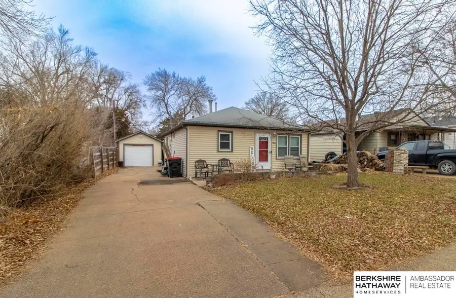 906 Knox Street, Lincoln, NE 68521 - Image #2