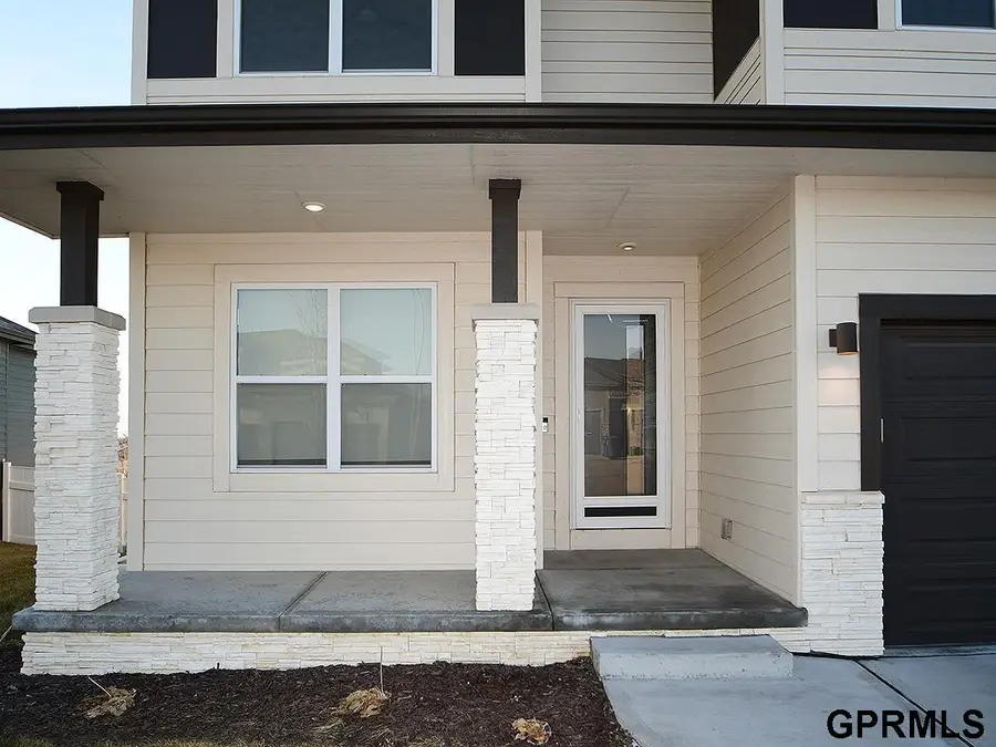 18421 Merion Drive, Omaha, NE 68136 - Image #3