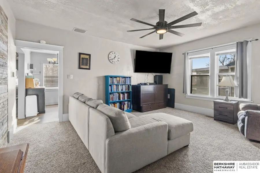 915 W Military Avenue, Fremont, NE 68025 - Image #2