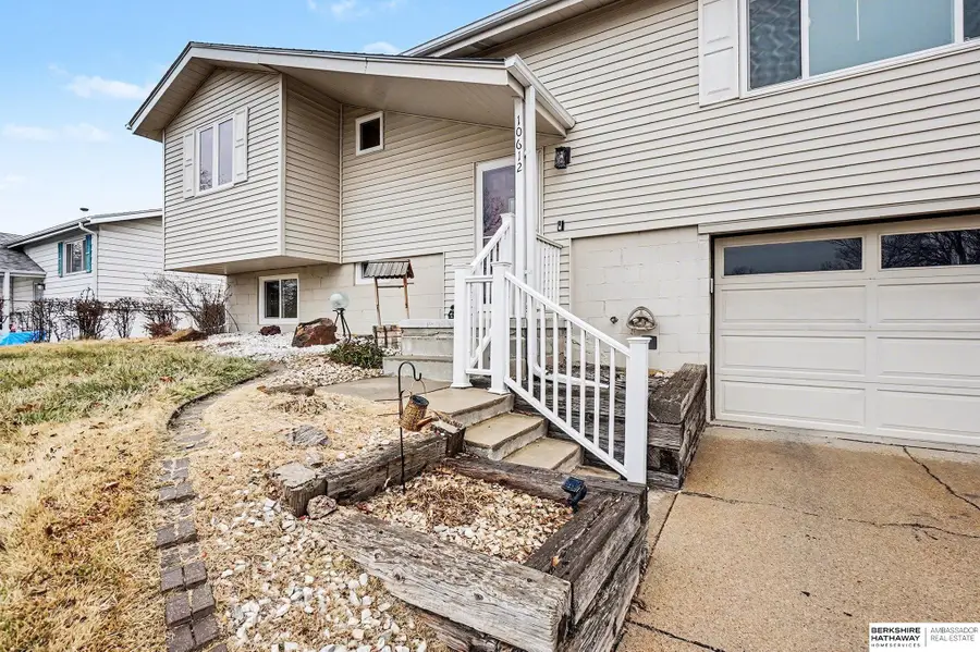 10612 Nicholas Street, Omaha, NE 68114 - Image #3