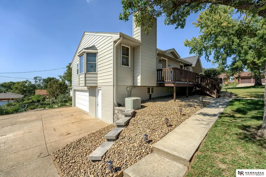 5002 S 59th Street, Omaha, NE 68117 - Image #2