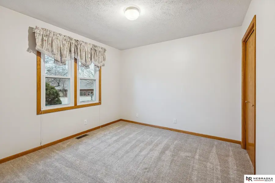 3902 N 157th Street, Omaha, NE 68116 - Image #3