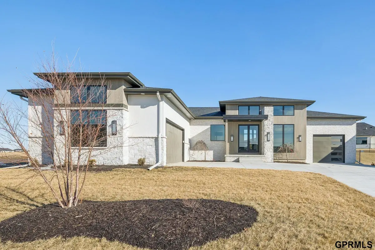5763 Kestrel Parkway, Elkhorn, NE 68022 - Image #1
