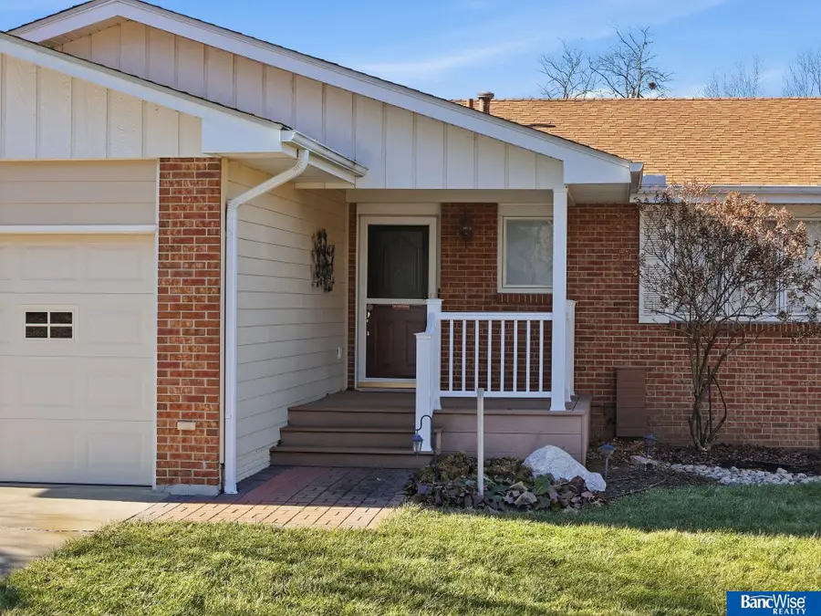 921 Cobblestone Drive, Lincoln, NE 68510 - Image #3