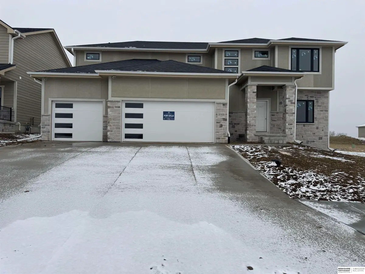 21420 Z Street, Elkhorn, NE 68022 - Image #1