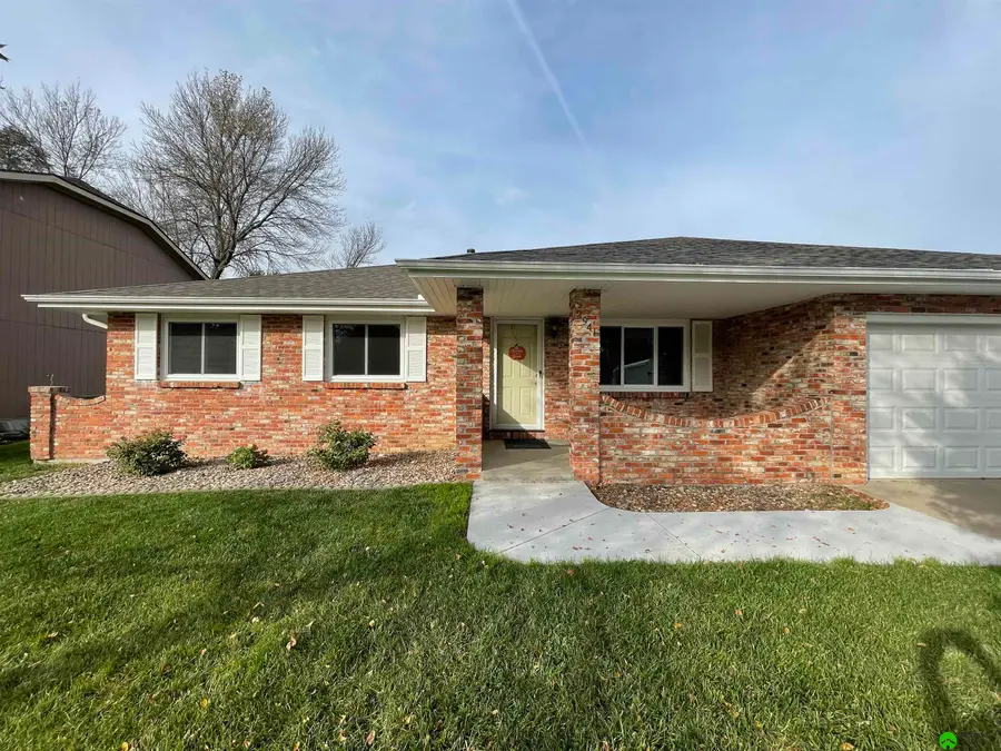 2941 Orwell Street, Lincoln, NE 68516 - Image #2