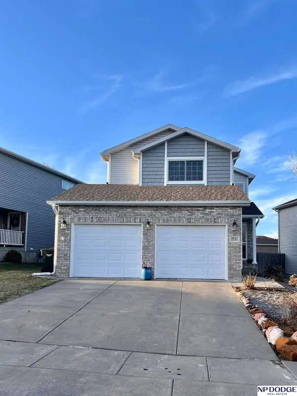 7642 Glynoaks Drive, Lincoln, NE 68516