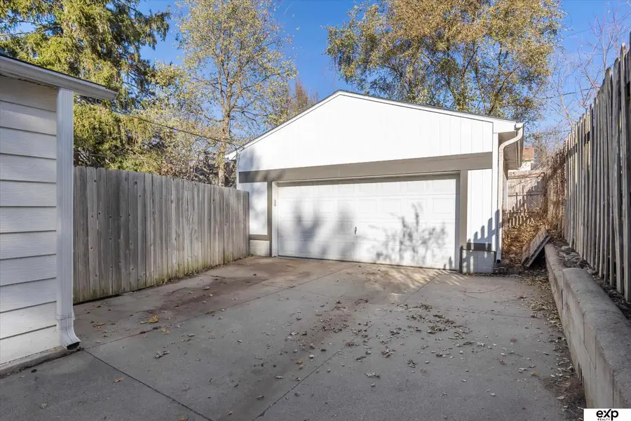5828 Ohio Street, Omaha, NE 68104 - Image #3