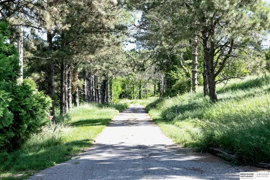 6523 Stones Throw Drive, Omaha, NE 68152 - Image #2