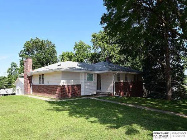 3024 S 113th Street, Omaha, NE 68144