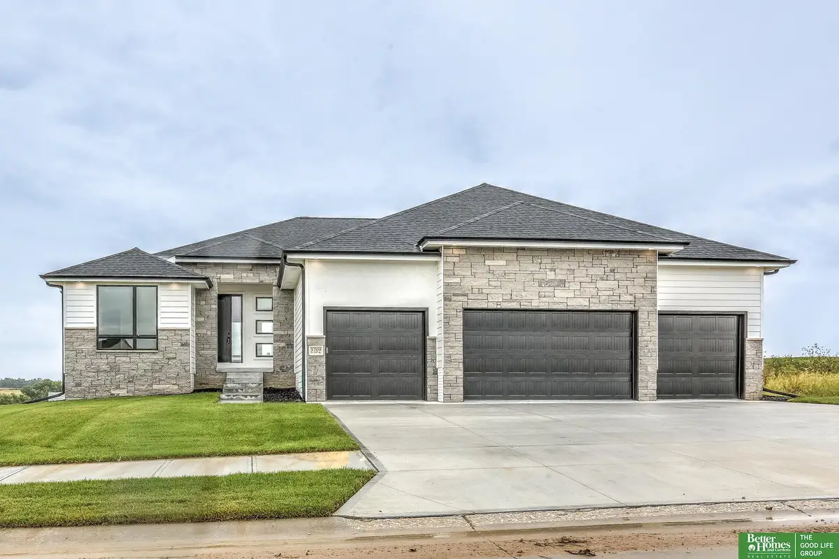 5709 N 195th Street, Elkhorn, NE 68022 - Image #1