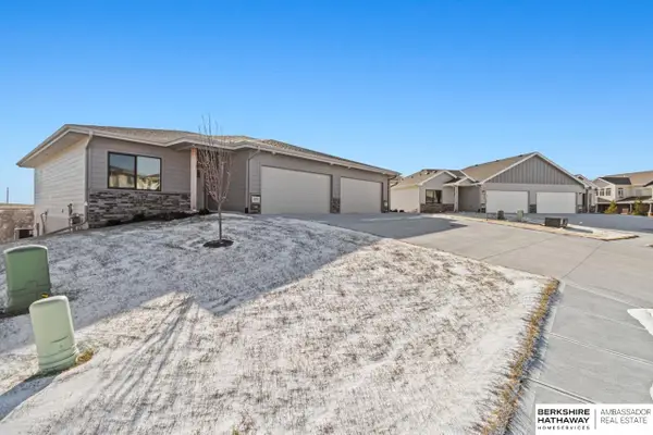 14807 Willow Street, Bennington, NE 68007