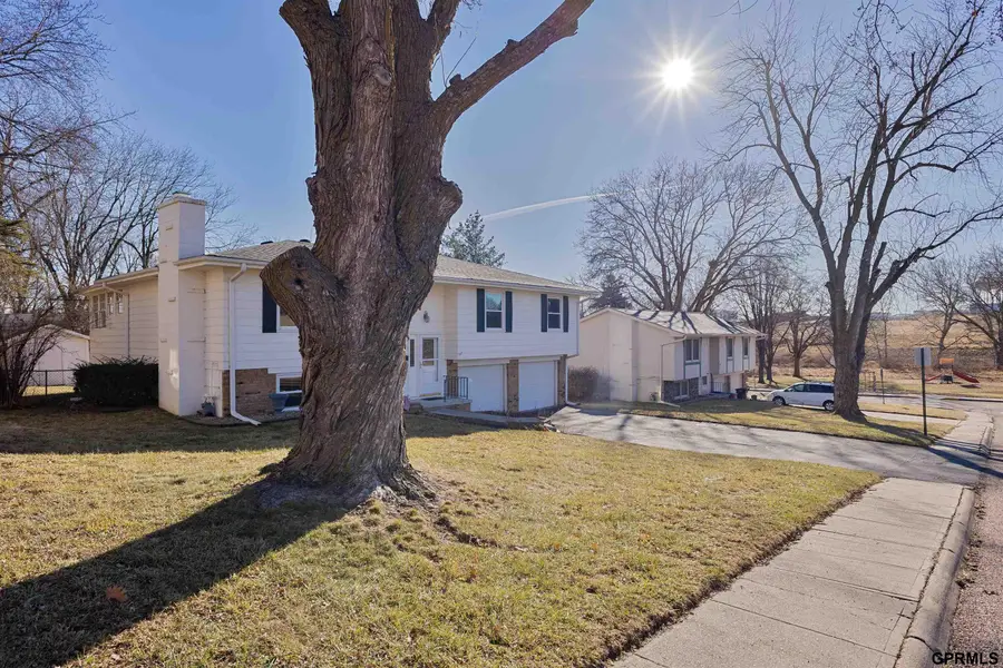 1009 S Harrison Street, Papillion, NE 68046 - Image #2