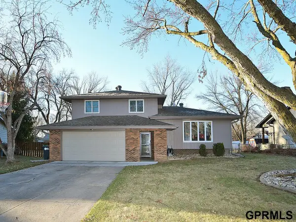 21319 Fieldcrest Drive, Elkhorn, NE 68022