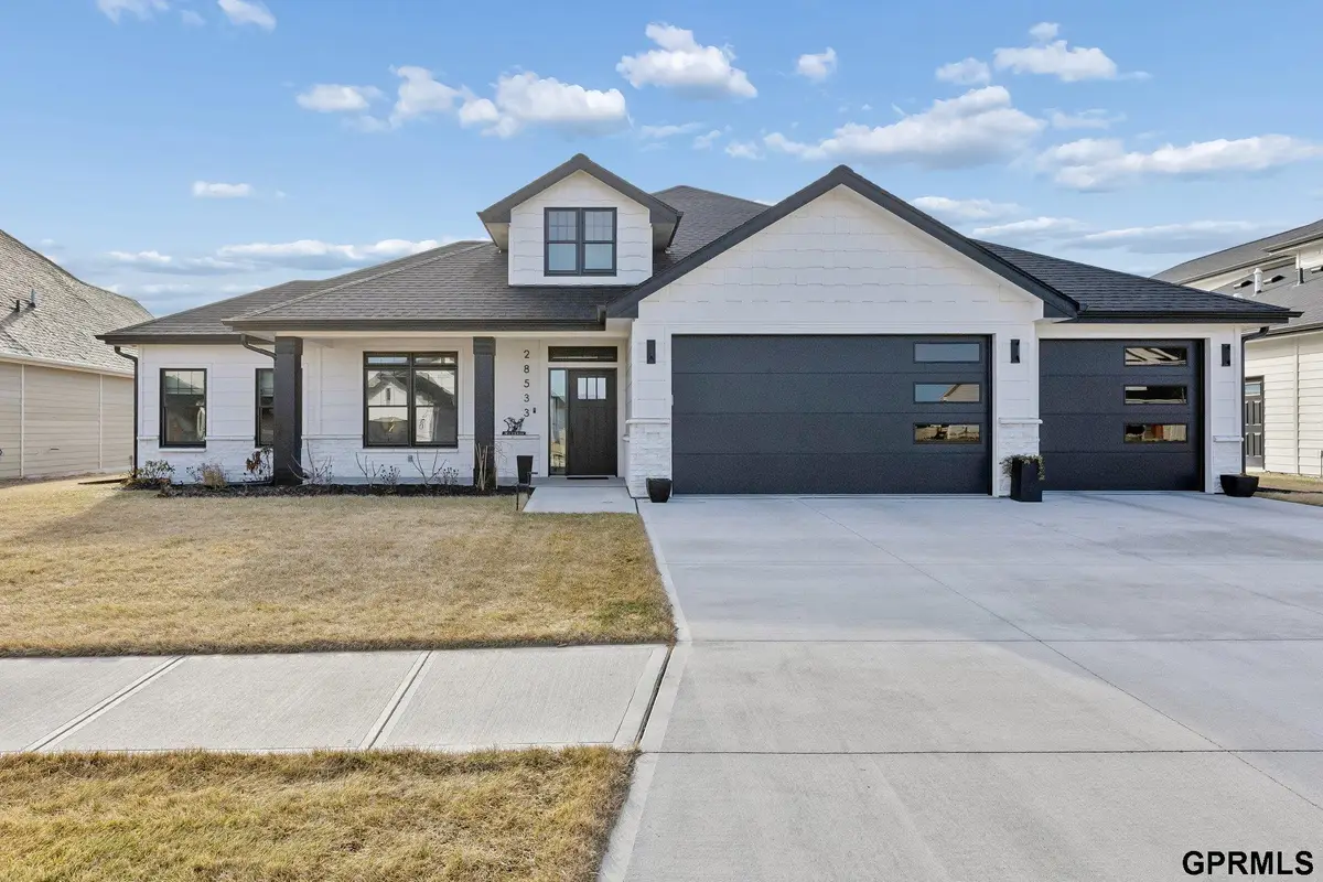 28533 Jessie Circle, Valley, NE 68064 - Image #1