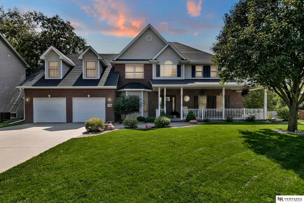 7907 Nob Hill Road, Lincoln, NE 68516