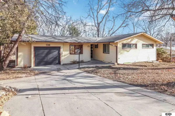 728 Eastridge Drive, Lincoln, NE 68510