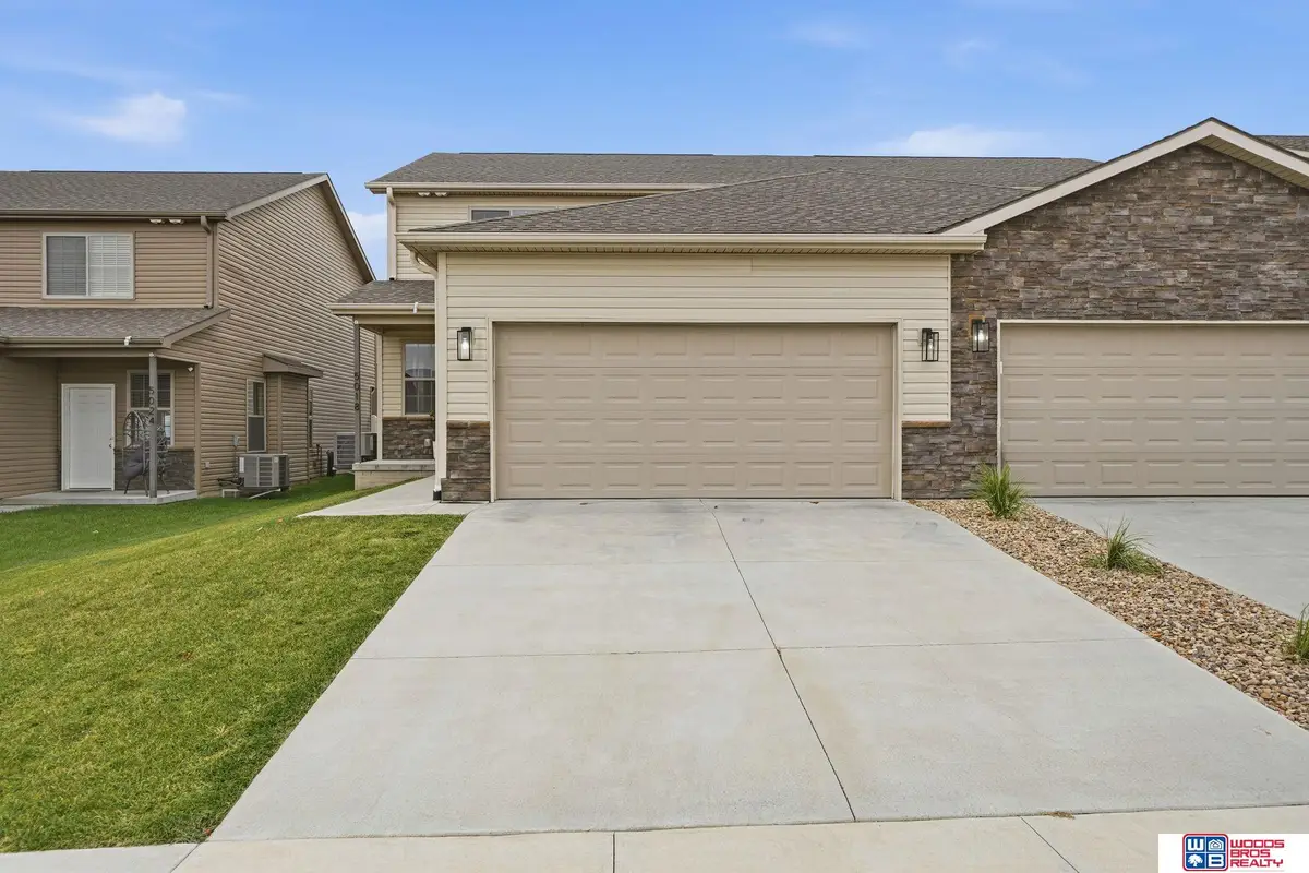 5018 W Hillsboro Drive, Lincoln, NE 68528 - Image #1