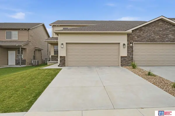 5018 W Hillsboro Drive, Lincoln, NE 68528