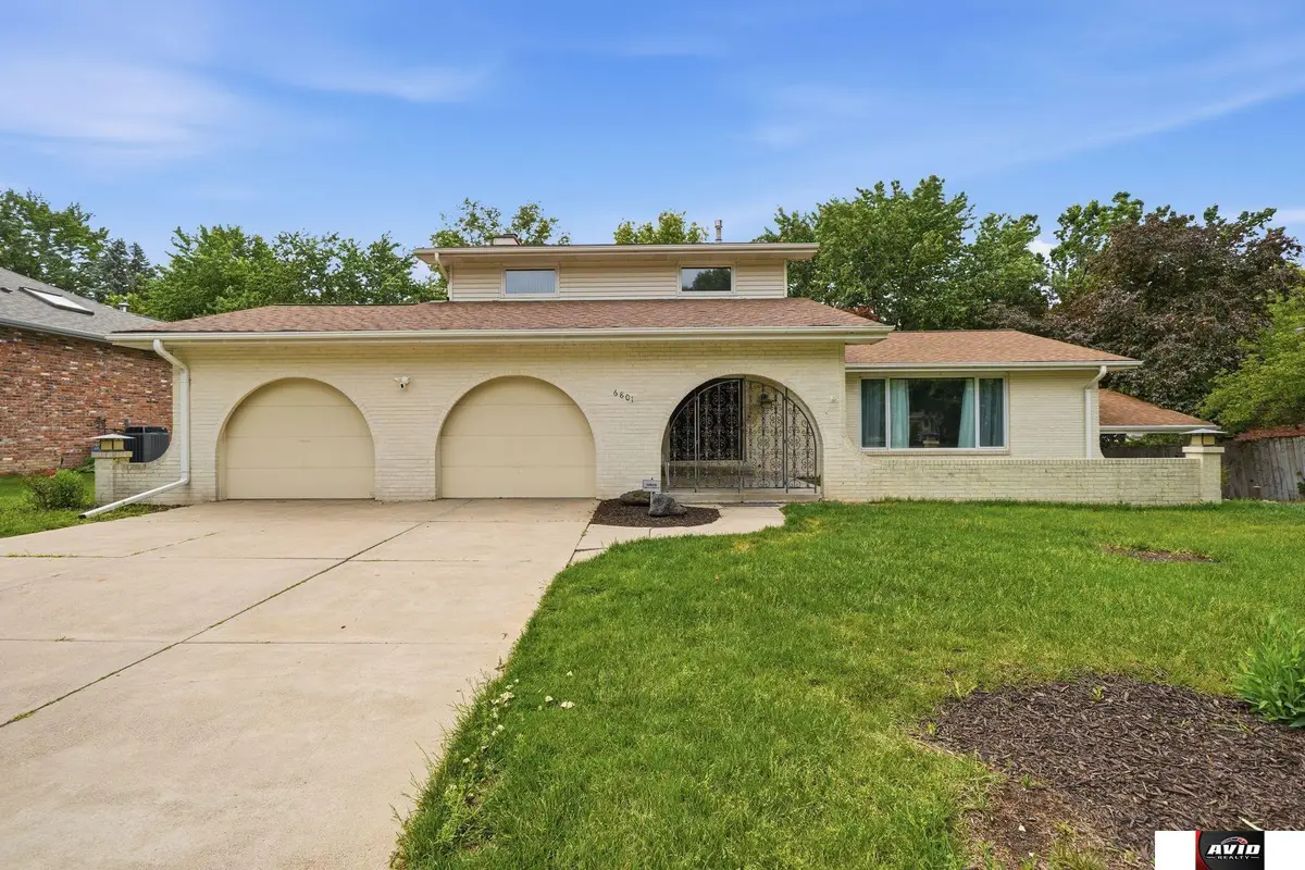 6801 Sumner Street, Lincoln, NE 68506 - #1